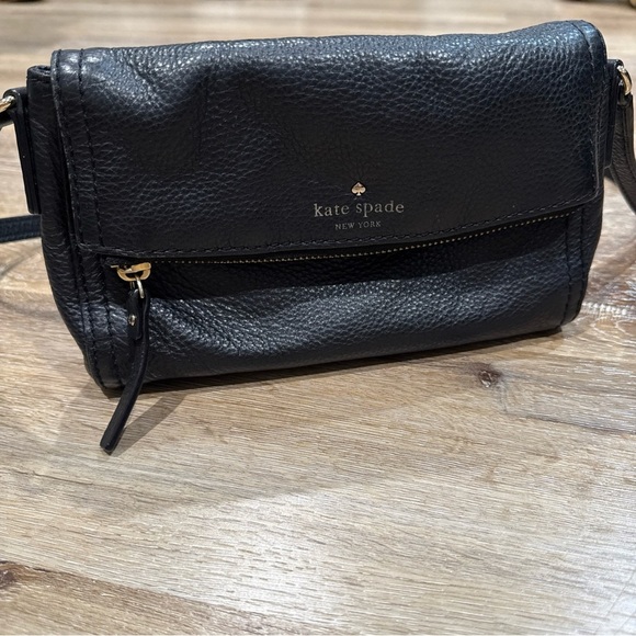 Kate Spade Black Crossbody Bag with Pebbled Leather - Picture 9 of 9